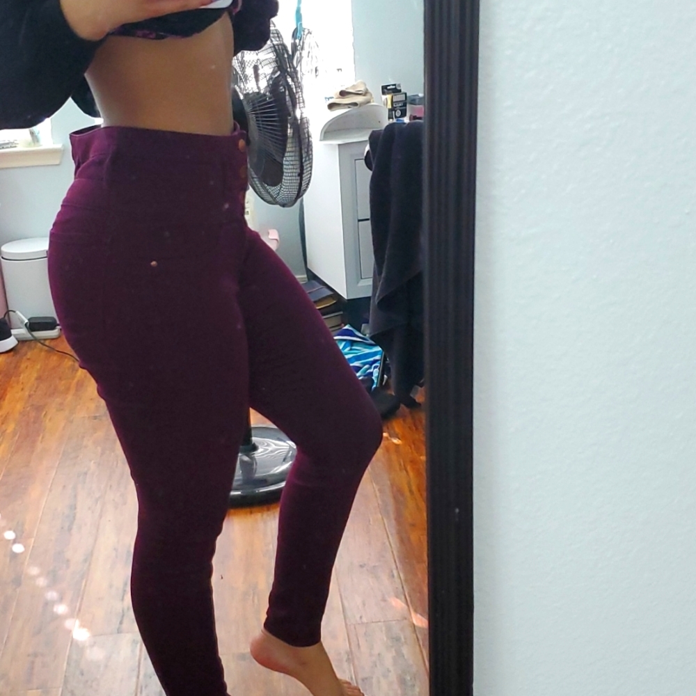 Hight waisted marroon stretchy pants